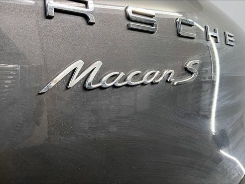 Used 2018 Porsche Macan S image 9