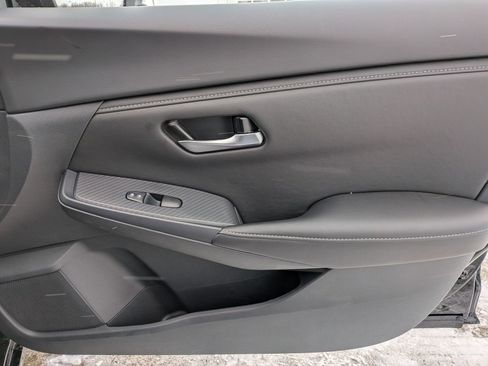 Certified 2025 Nissan Sentra SV image 33