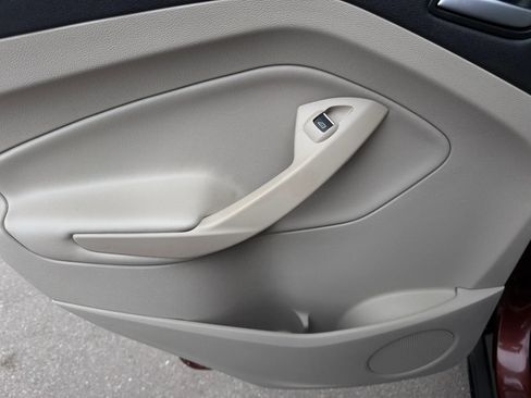 Used 2018 Ford Escape Titanium image 16