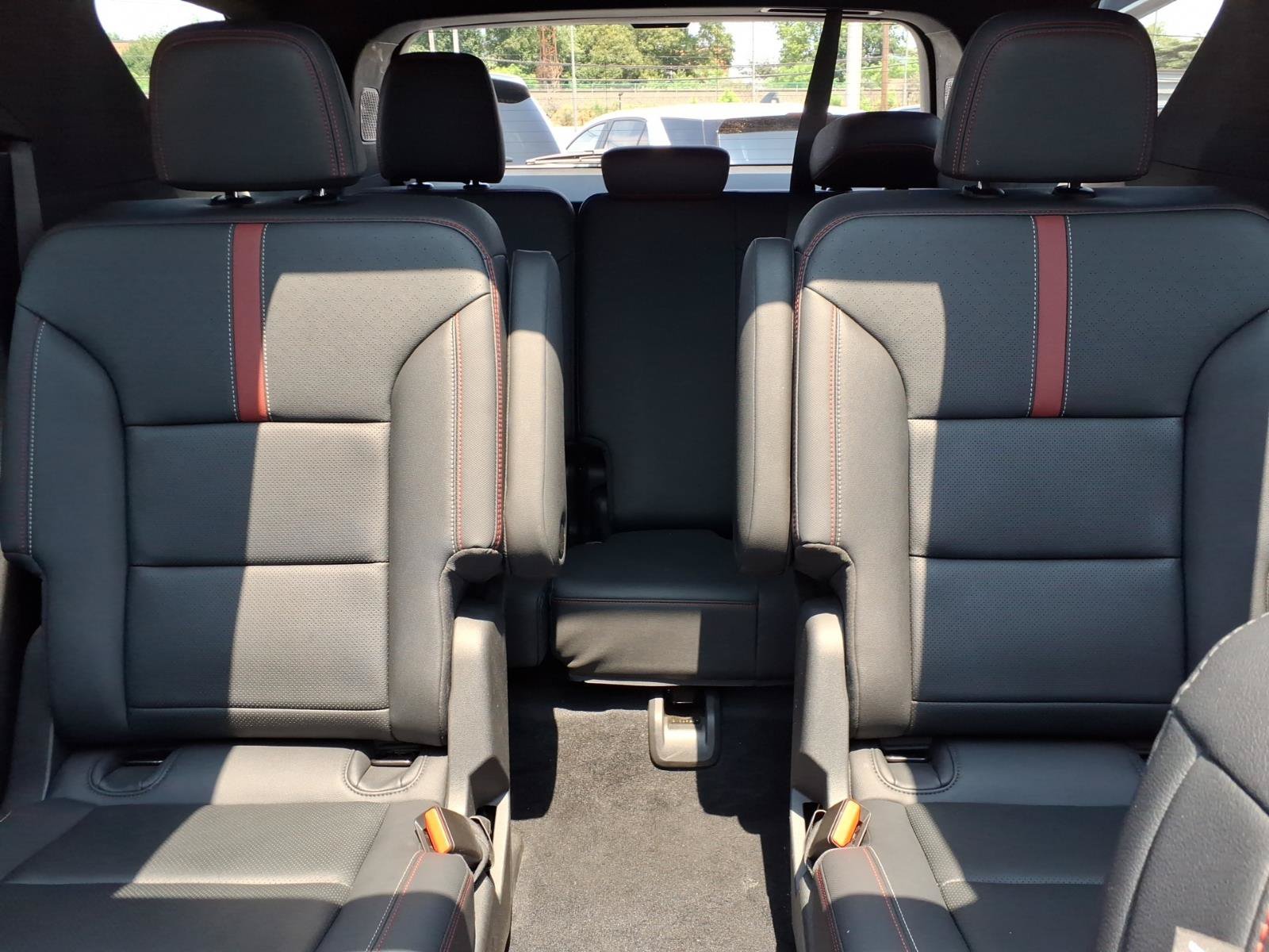 Used 2024 Chevrolet Traverse RS AWD/4WD image 36