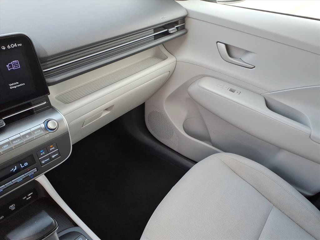 Used 2024 Hyundai Kona SEL FWD image 34