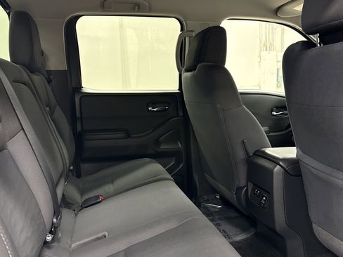 Used 2024 Nissan Frontier SV w/ SV Convenience Package image 25