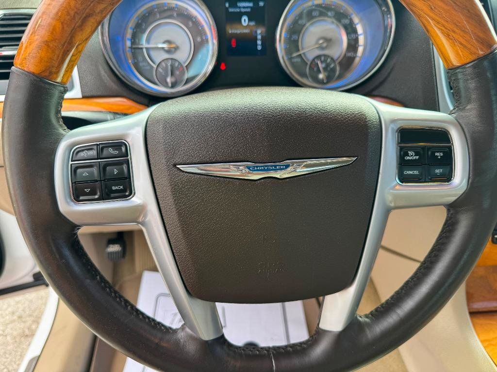 Used 2014 Chrysler 300 C AWD/4WD image 13