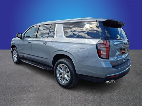 Used 2024 Chevrolet Suburban Premier image 7