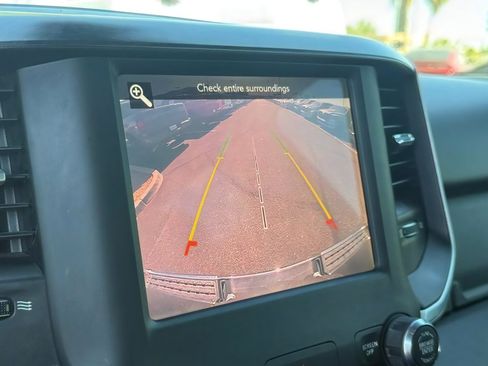 Used 2019 RAM 1500 Big Horn AWD/4WD image 18