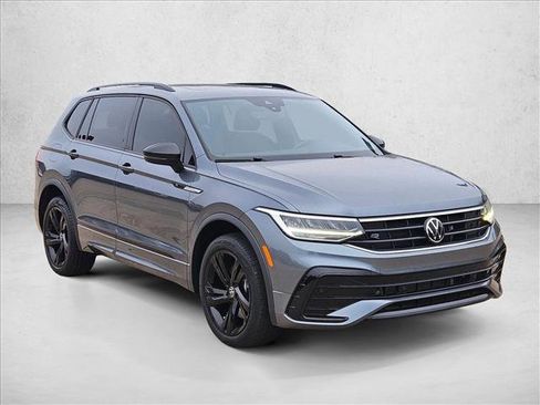 Used 2023 Volkswagen Tiguan SE R-Line image 3