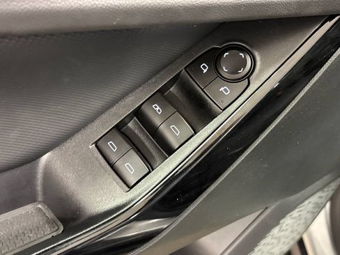 Used 2026 Chevrolet Equinox LT FWD image 22