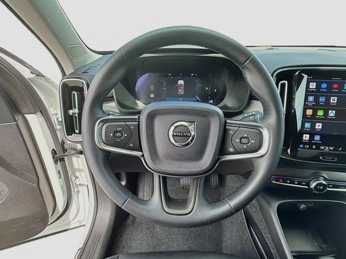 Used 2025 Volvo XC40 B5 Core AWD/4WD image 37