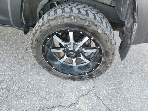 Used 2018 Toyota 4Runner SR5 image 10