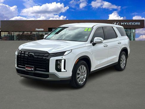 Used 2025 Hyundai Palisade SE image 1