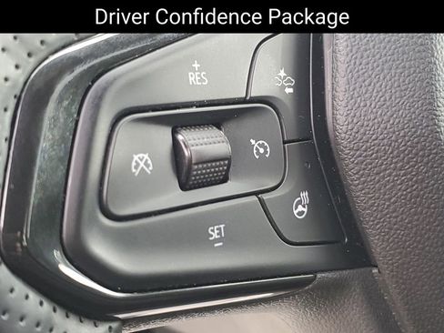 Certified 2024 Chevrolet Trax RS w/ Driver Confidence Package FWD image 11