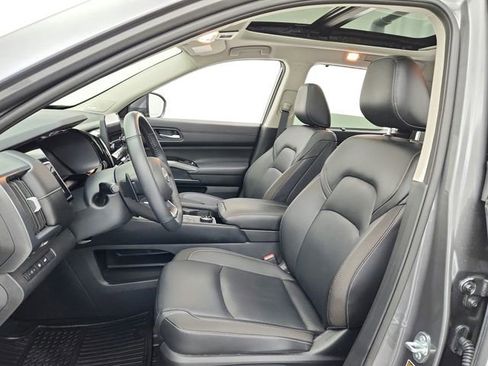 Used 2025 Nissan Pathfinder SL w/ SL Premium Package image 28