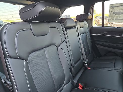 New 2025 Jeep Grand Cherokee Limited w/ Luxury Tech Group II image 87