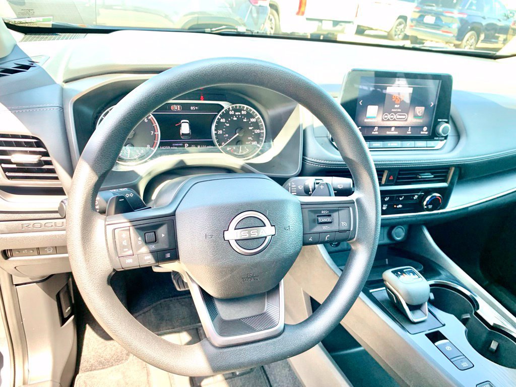Used 2026 Nissan Rogue S FWD image 30