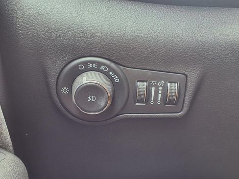 Used 2024 Jeep Compass Latitude AWD/4WD image 8