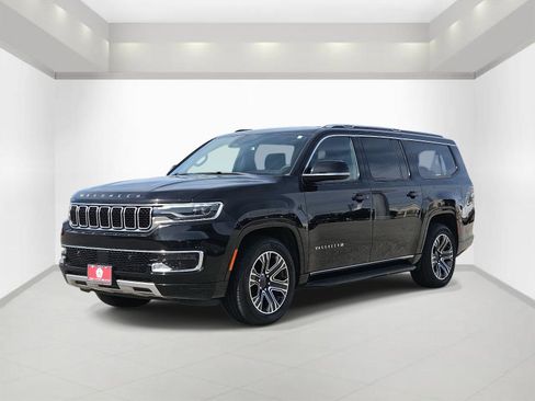 Used 2024 Jeep Wagoneer L Series II w/ Flexible Seating Group image 3