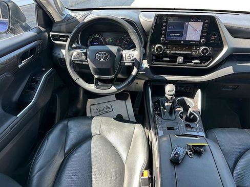 Used 2020 Toyota Highlander Limited AWD/4WD image 19