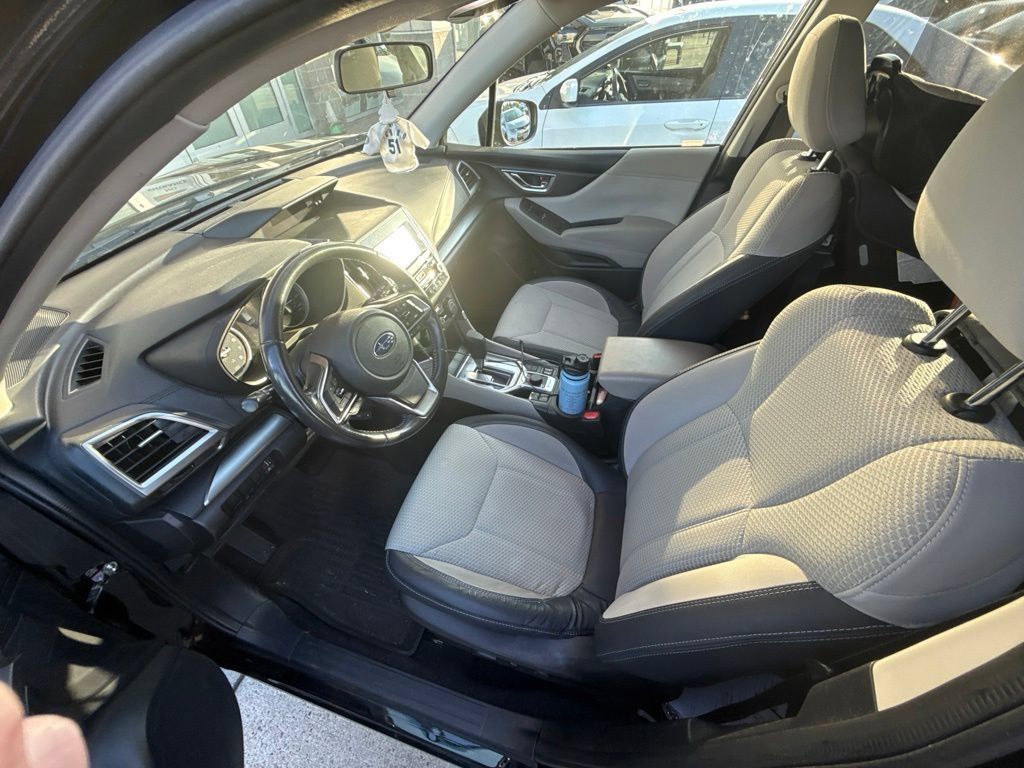 Used 2019 Subaru Forester Premium w/ All-Weather Package AWD/4WD image 9