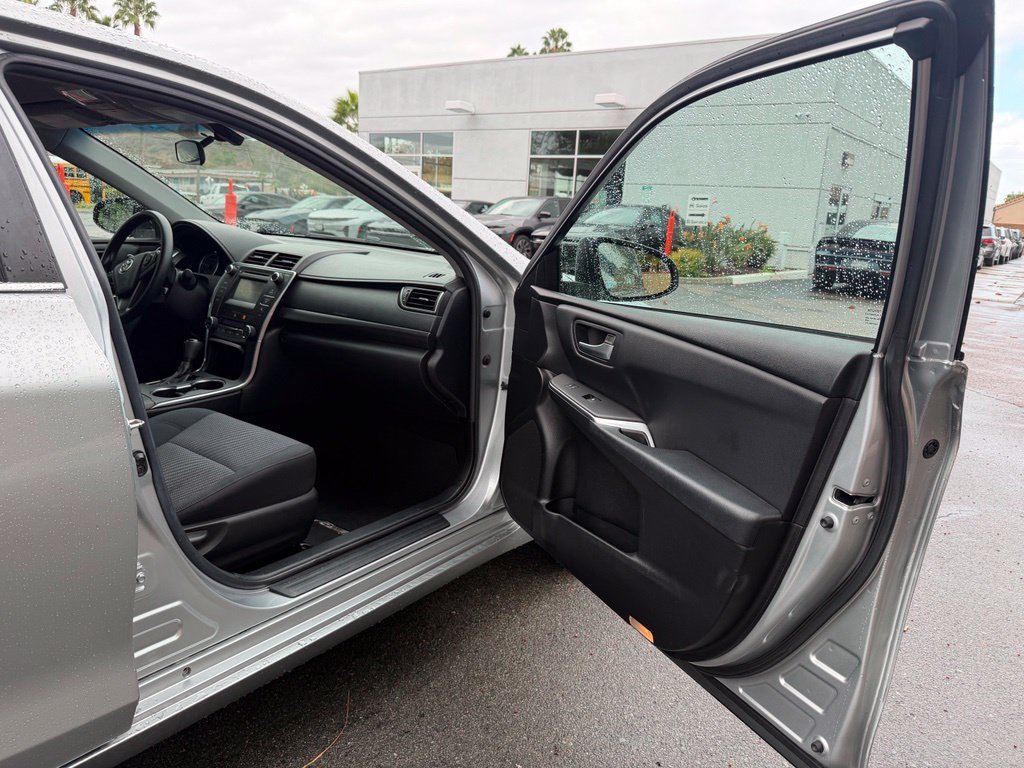 Used 2016 Toyota Camry LE FWD image 16