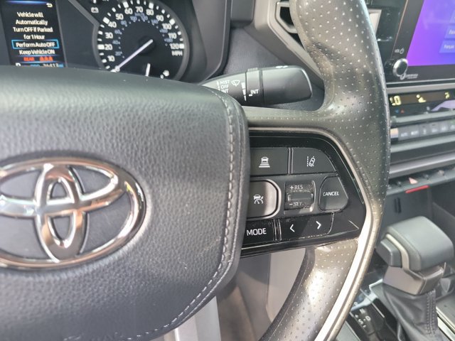 Used 2022 Toyota Tundra SR5 w/ SR5 Convenience Package AWD/4WD image 27