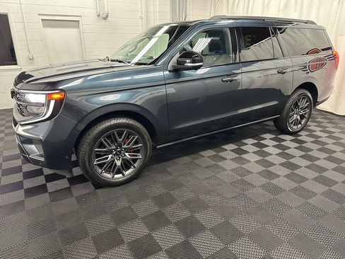 Used 2025 Ford Expedition Max Platinum w/ Stealth Performance Package AWD/4WD image 5