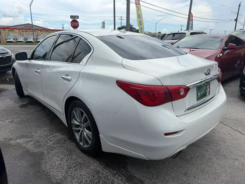 Used 2015 INFINITI Q50 w/ Moonroof Package RWD image 6