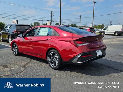 New 2025 Hyundai Elantra Sport image 9