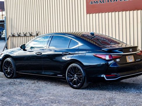 Used 2020 Lexus ES 300h w/ Premium Package image 6