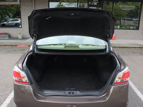 Used 2015 Nissan Altima 3.5 SL FWD image 23