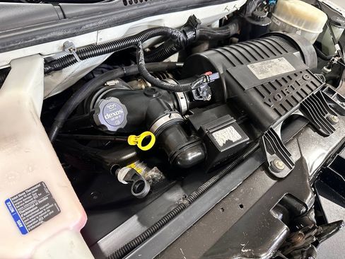 Used 2017 Chevrolet Express 2500 image 29