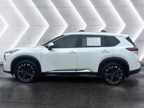 Used 2025 Nissan Rogue Platinum w/ Platinum Premium Package FWD image 4