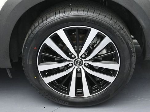Used 2023 Nissan Pathfinder Platinum AWD/4WD image 8