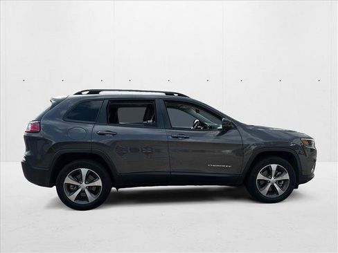 Used 2022 Jeep Cherokee Limited image 4