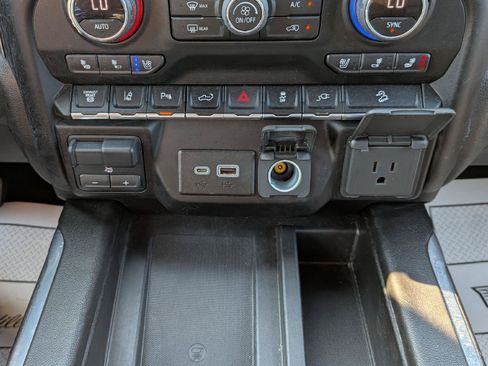 Used 2022 Chevrolet Silverado 2500 LTZ w/ LTZ Plus Package AWD/4WD image 19
