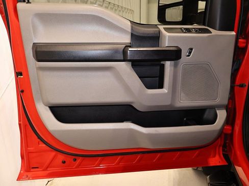 Certified 2017 Ford F550 4x4 Regular Cab Super Duty image 12