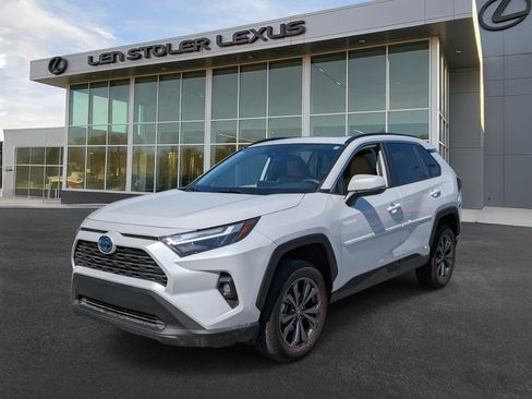 Used 2023 Toyota RAV4 XLE Premium AWD/4WD image 7