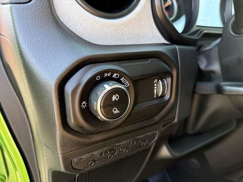 New 2025 Jeep Gladiator Sport image 28