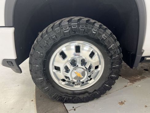 Used 2024 Chevrolet Silverado 3500 High Country w/ High Country Premium Package AWD/4WD image 31
