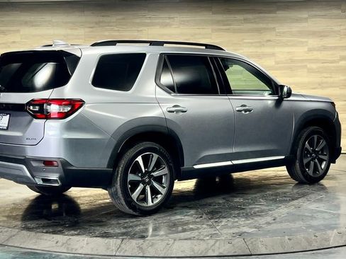 Used 2025 Honda Pilot Elite image 19