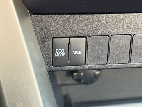 Used 2015 Toyota RAV4 XLE image 13