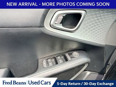 Used 2024 Kia Soul LX w/ Option Group 015 FWD image 4