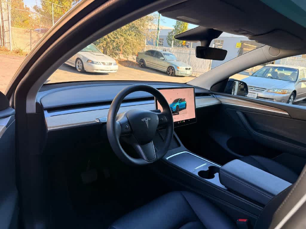 Used 2023 Tesla Model Y AWD image 2