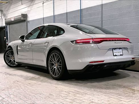Certified 2023 Porsche Panamera 4 Platinum Edition image 3
