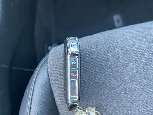 Used 2025 Kia Seltos S image 22