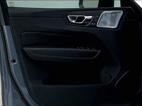 Used 2023 Volvo XC60 B5 Ultimate w/ Climate Package image 24