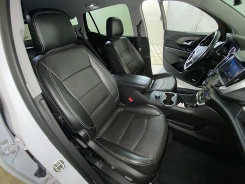 Used 2022 GMC Terrain SLT w/ Infotainment Package II image 13