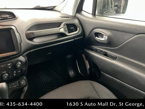 Used 2023 Jeep Renegade Latitude image 10