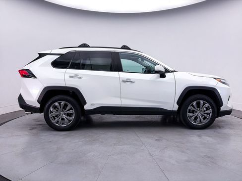 Used 2022 Toyota RAV4 Limited AWD/4WD image 38