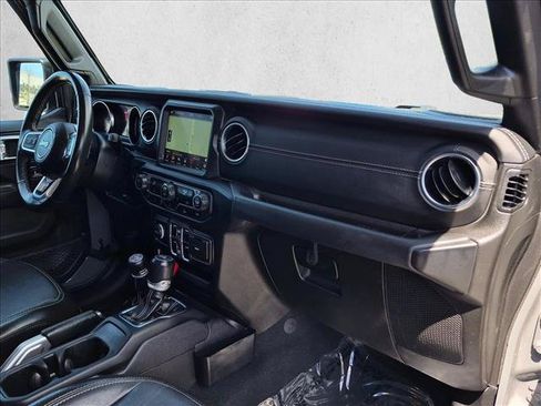 Used 2022 Jeep Wrangler Unlimited Sahara AWD/4WD image 21