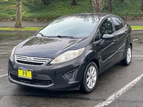Used 2012 Ford Fiesta SE FWD image 1